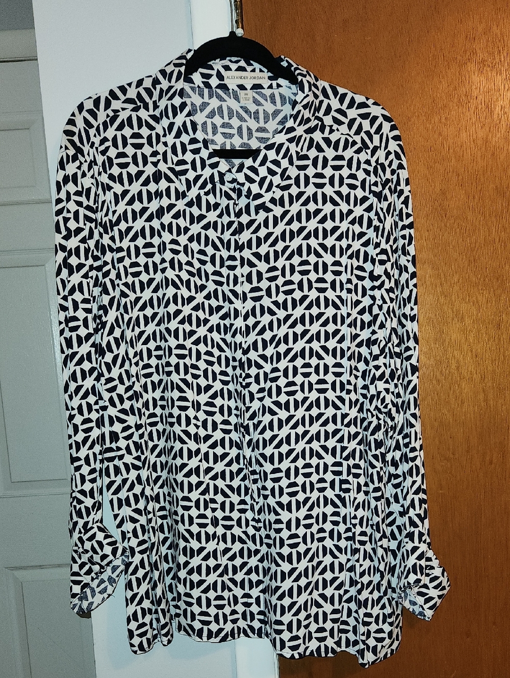 Alfred Dunner Black & White Geometric Button-Down Shirt